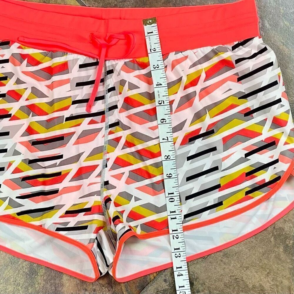 Fabletics Suva Run Shorts Large - Picture 3 of 10